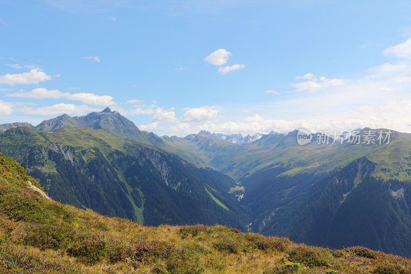 阿尔卑斯全景， 蒙塔丰